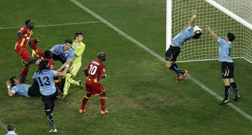 "يد لا تنساها بلد وكادت أن تغير قانون الكرة".. عدالة كرة القدم تمنح غانا الفرصة للانتقام